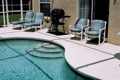 Indian Ridge Oaks screened pool